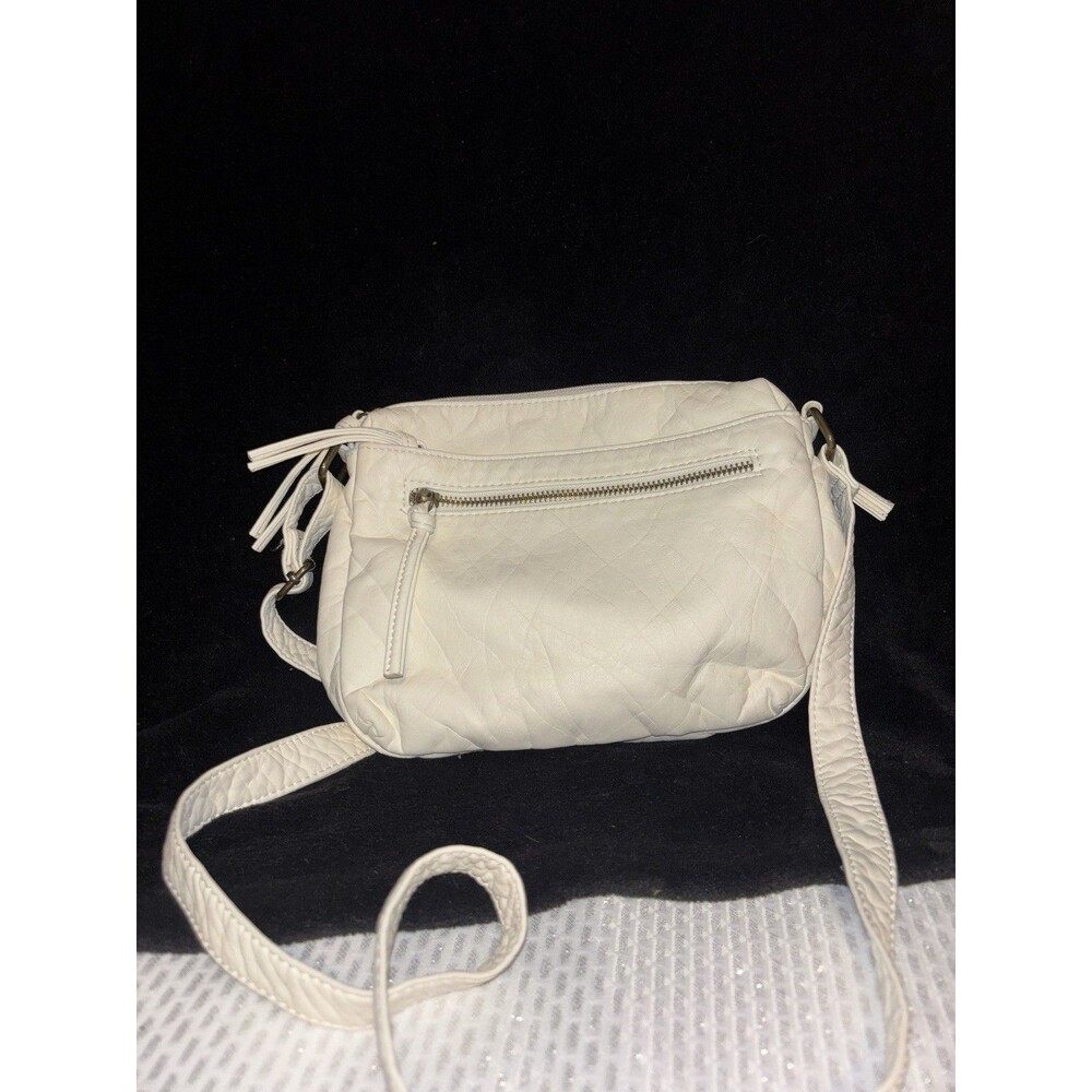 Bueno White Small Quilted Crossbody Zip Bag Detachable Strap Pockets Silver